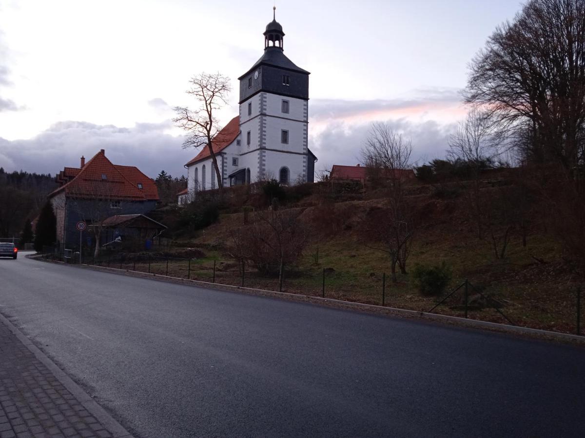 Hotel & Restaurant Zum Adlersberg Schleusingen Buitenkant foto