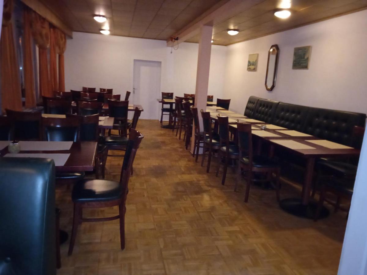 Hotel & Restaurant Zum Adlersberg Schleusingen Buitenkant foto