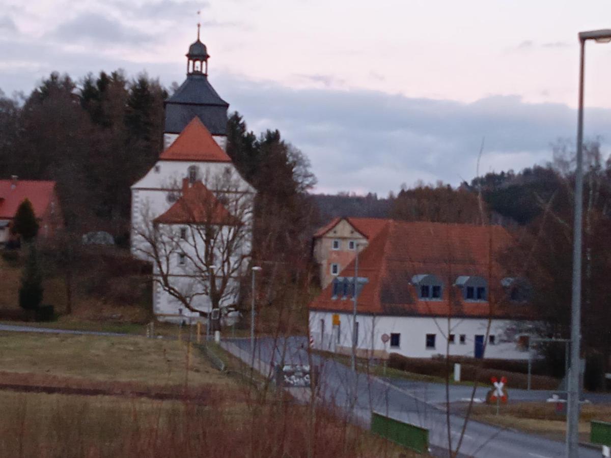 Hotel & Restaurant Zum Adlersberg Schleusingen Buitenkant foto