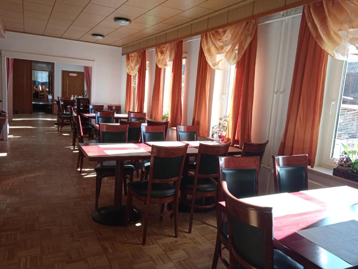 Hotel & Restaurant Zum Adlersberg Schleusingen Buitenkant foto